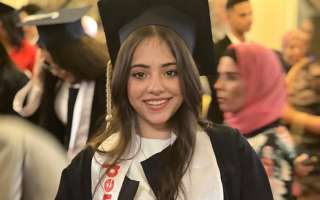 رئيس حزب ”المصريين“ يهنئ المستشارة هبة رامز لقبول ابنتها جودي في كلية الهندسة