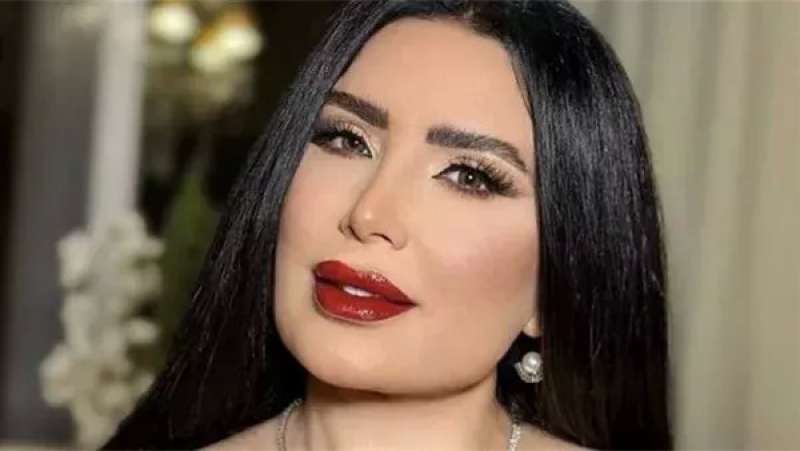 الفنانة عبير صبري