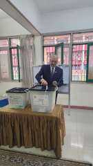 المستشار حسين أبو العطا يدلي بصوته في انتخابات مجلس النواب 2025