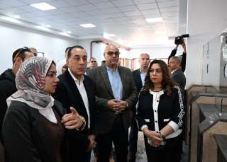 رئيس الوزراء يتفقد المركز التكنولوجي بطحانوب