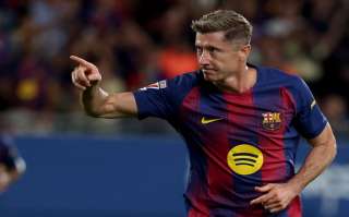 إصابة عضلية تربك مسيرة ليفاندوفسكي مع برشلونة