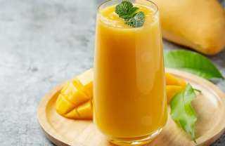 عصير المانجو على مائدة الإفطار.. الانتعاش الذهبي بعد يوم صيام طويل